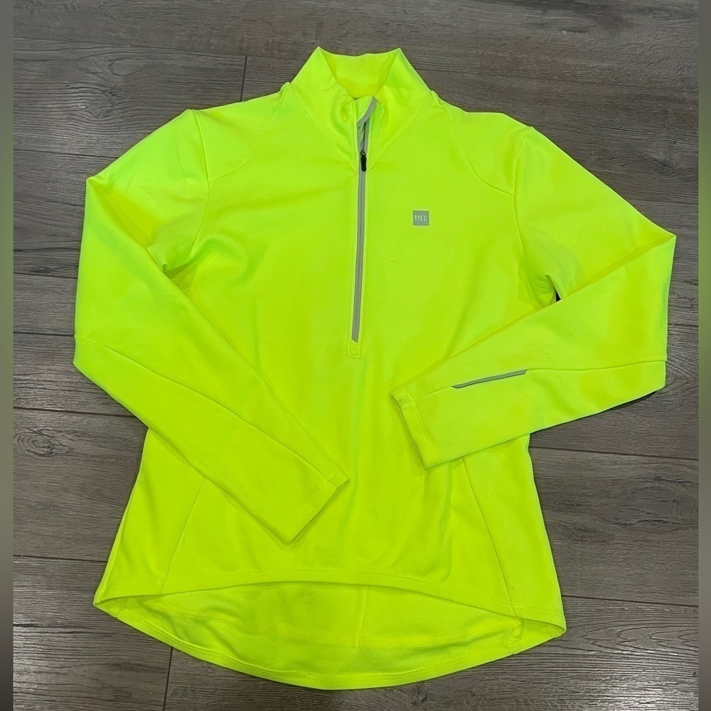 MEC Women  Cycling /Running Slim Fit 1/2 Zip Pullover Neon LS Sweatshirt